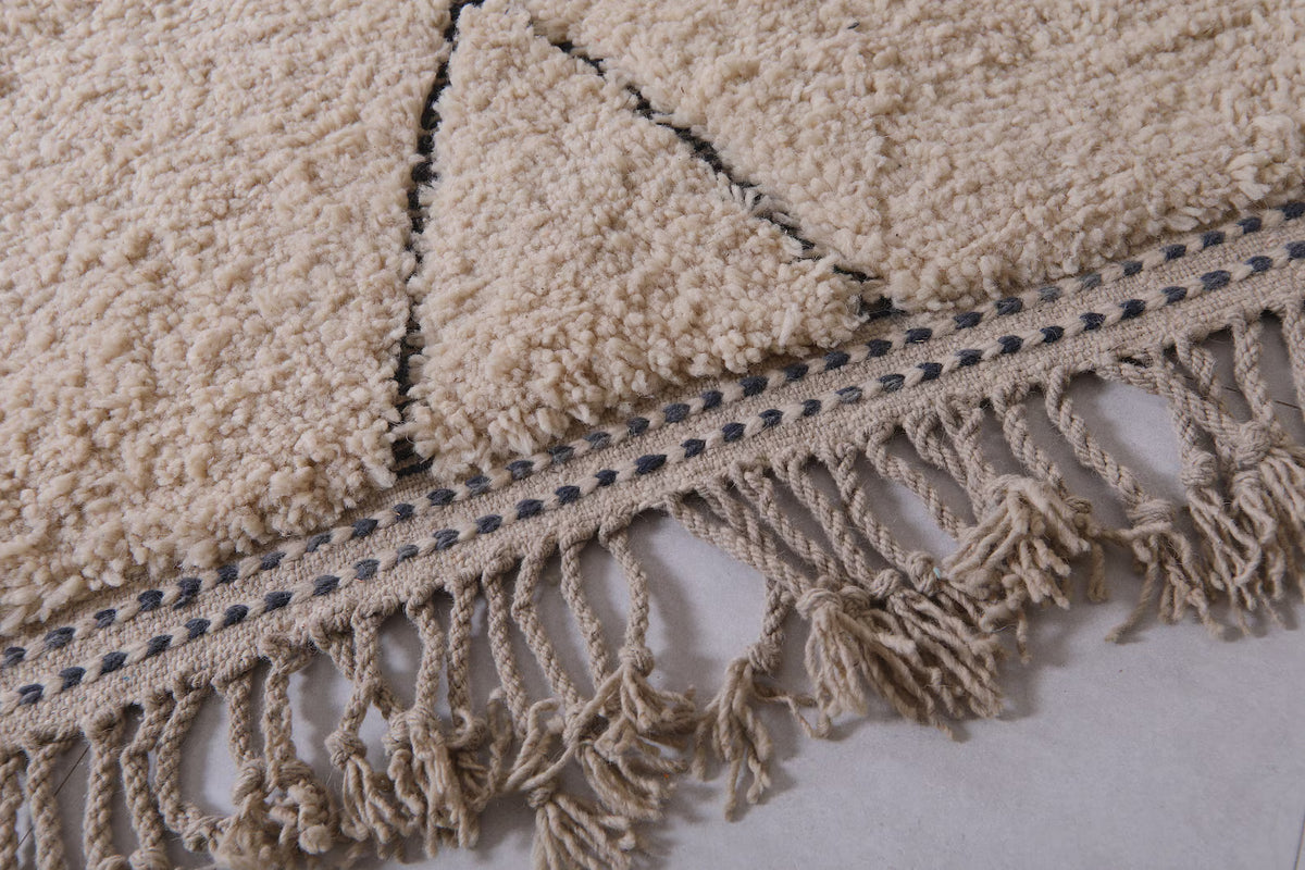 Isli Handwoven Beni Ourain Rug – Cream & black